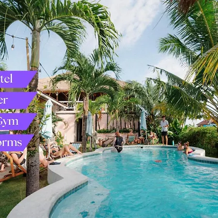 Clandestino Hostel Canggu